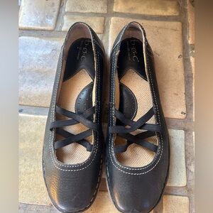 Black cross-cross ballet flats Mary Janes